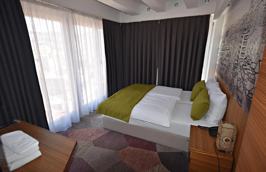 Hotel City View Deluxe-1