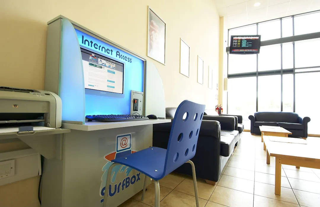 Travelodge Limerick Castletroy-1