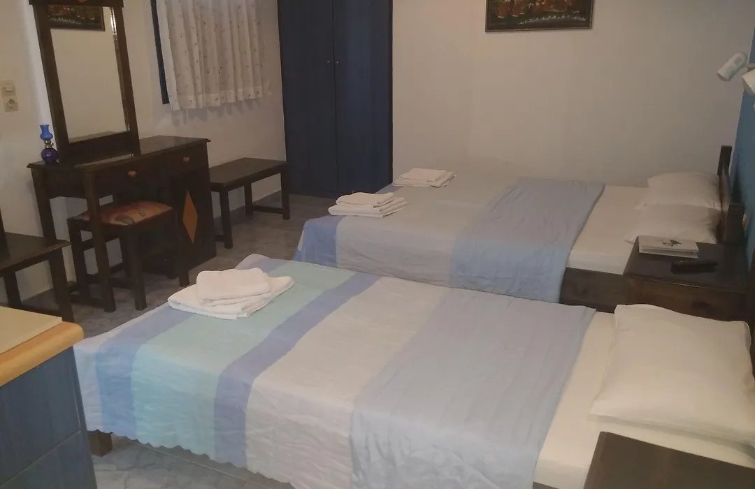 Roula Villa Studios & Apartments-1