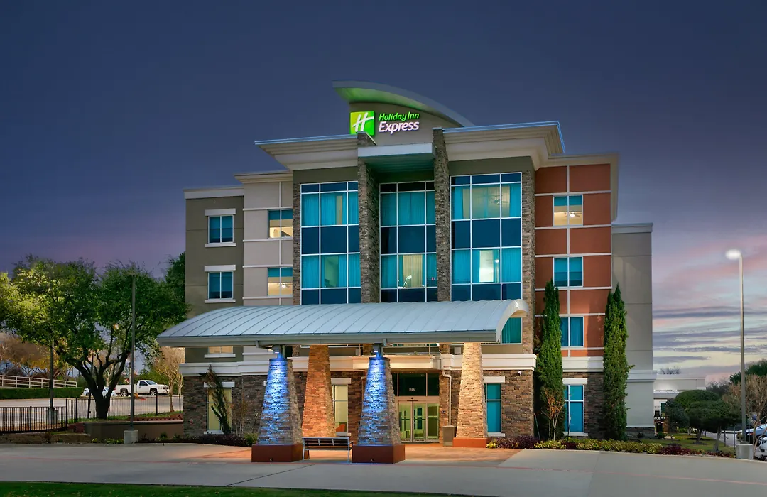 Holiday Inn Express & Suites North Dallas At Preston By Ihg-1