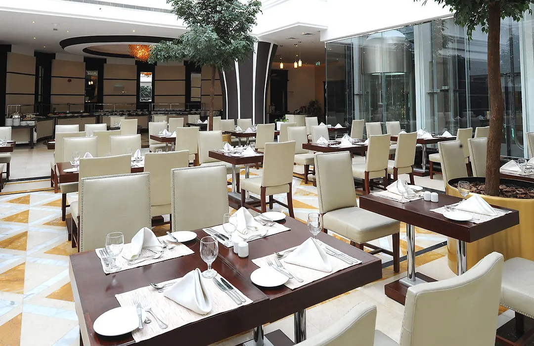Sunday Hotel Holiday International Dubai-1