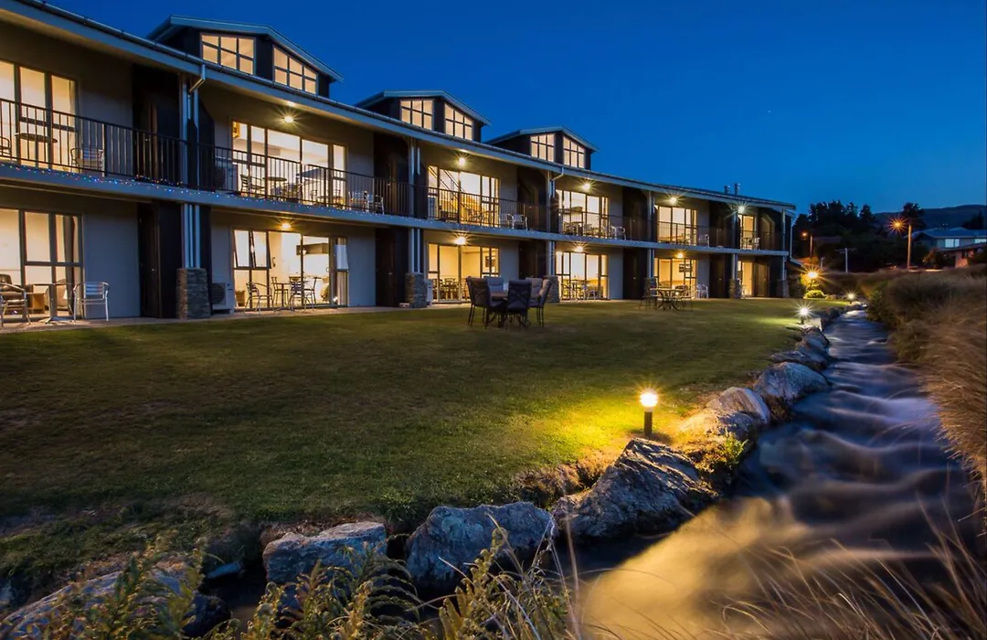 Clearbrook Motel & Serviced Apartments-1