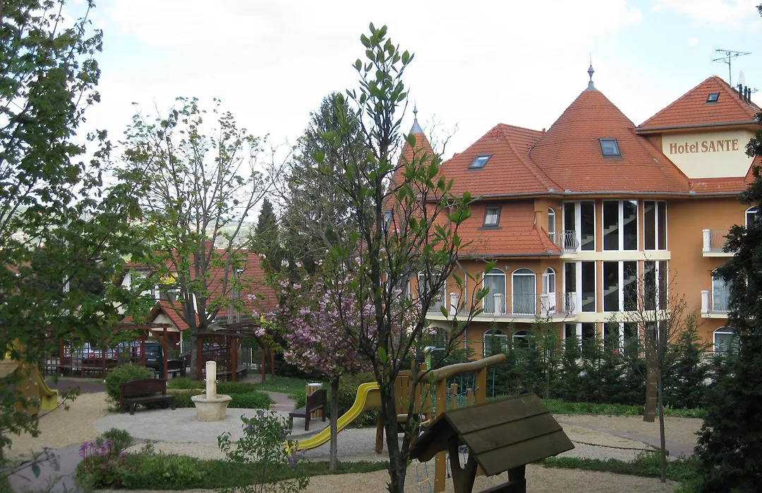 Sante Heviz-1