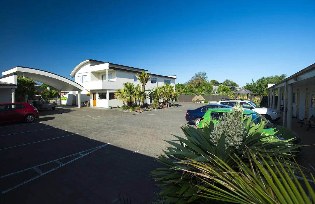 Alfresco Motor Lodge-1