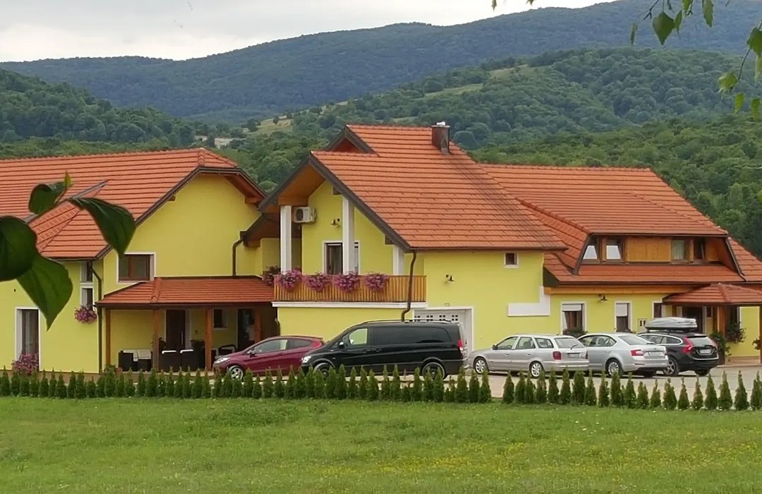 House Tina-1