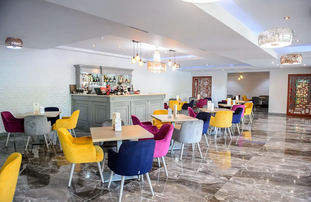 Royal Class Hotel-1
