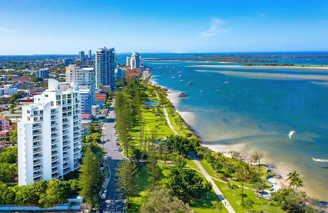Crystal Bay On The Broadwater-1
