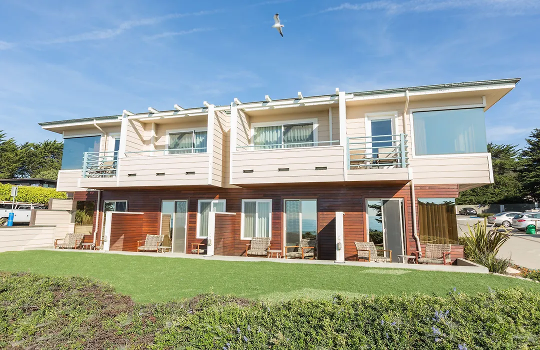 Cambria Landing Inn And Suites-1