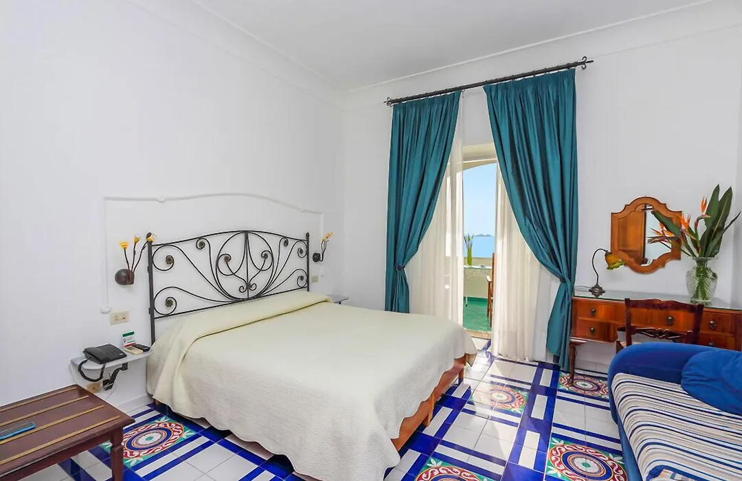 Hotel Smeraldo-1