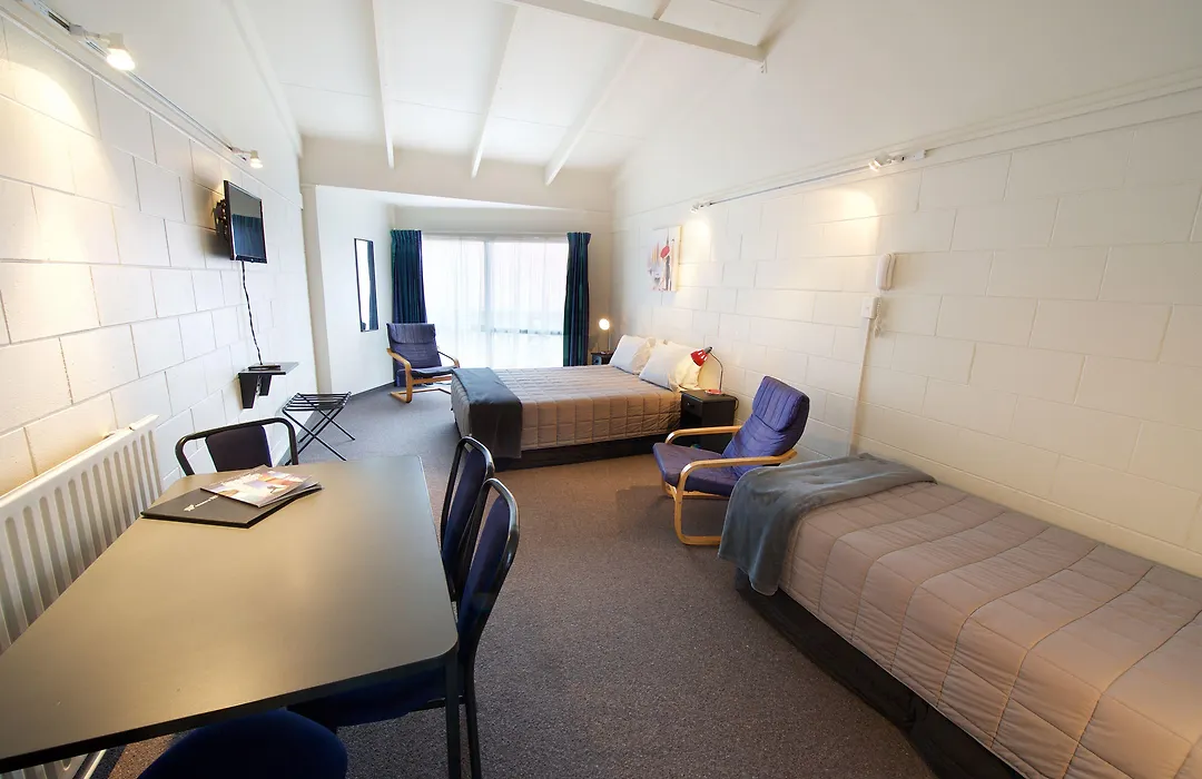 Ambassador Thermal Motel-1