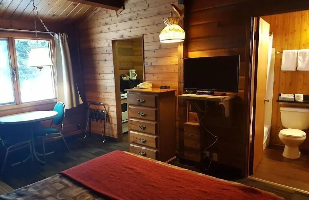 Rundle Mountain Lodge-1