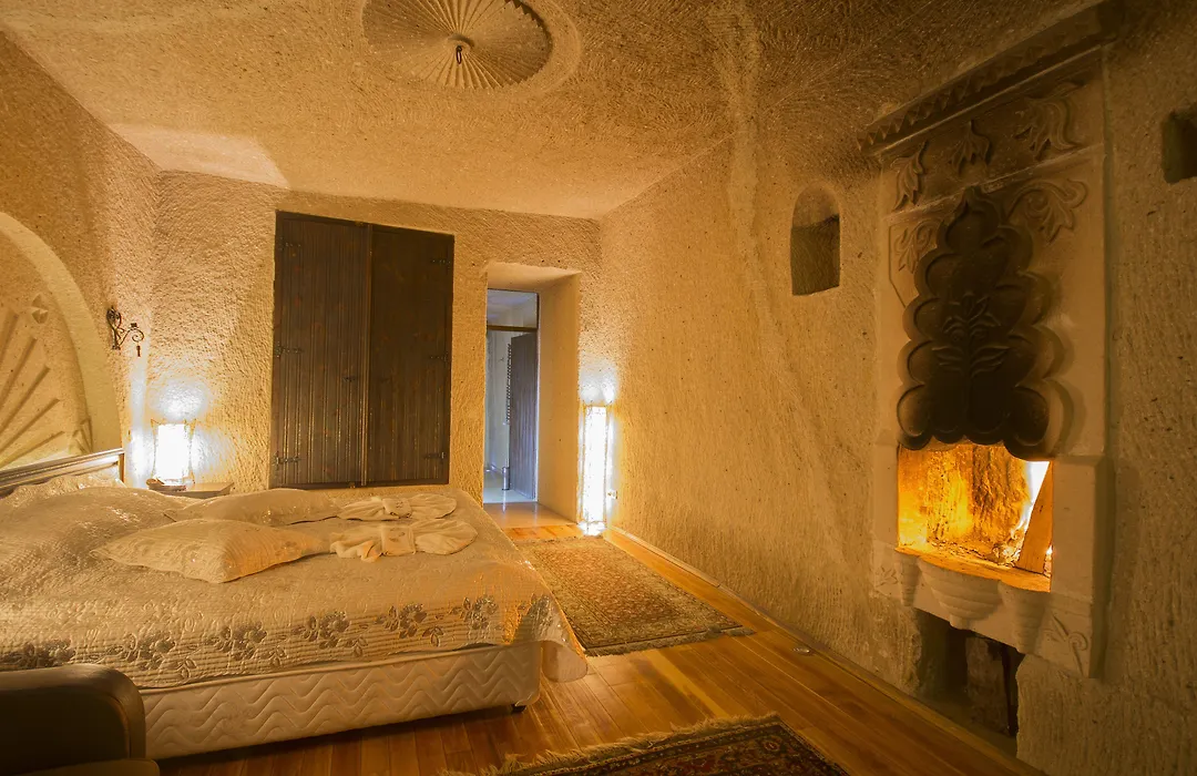 Roma Cave Suite-1