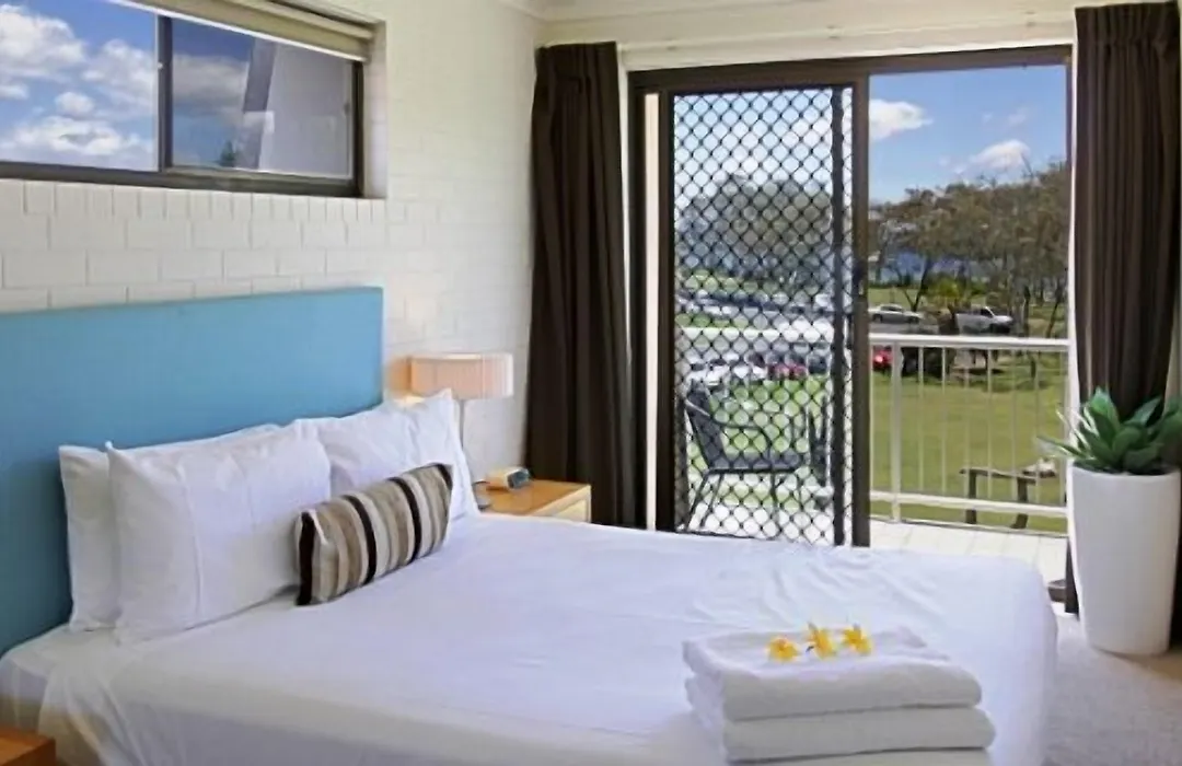 Main Beach Apartments-1