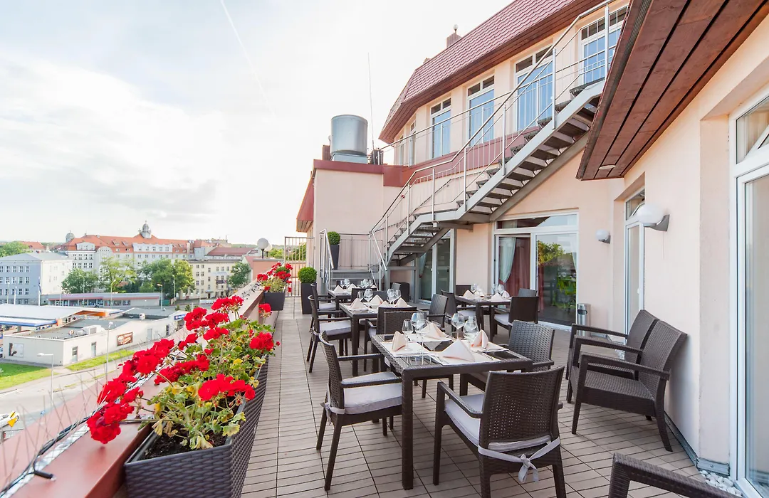 Skyhotelgwarna-1