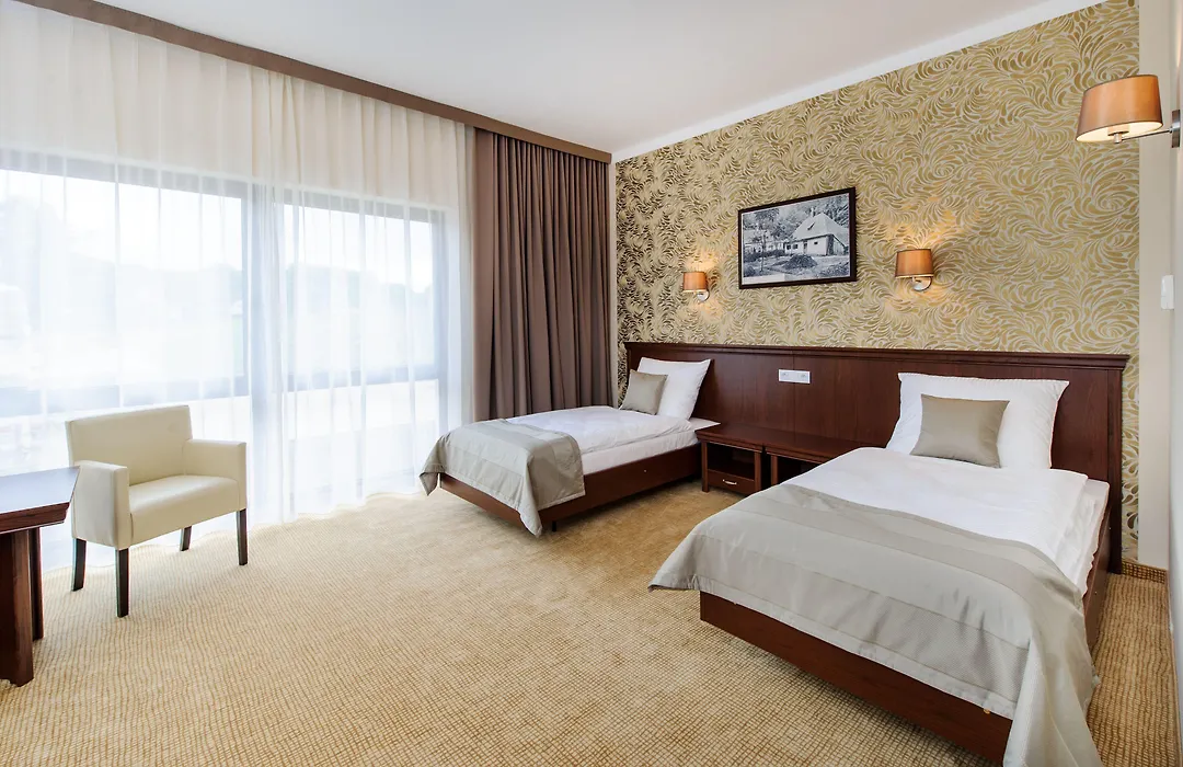Hotel Trzebnica-1