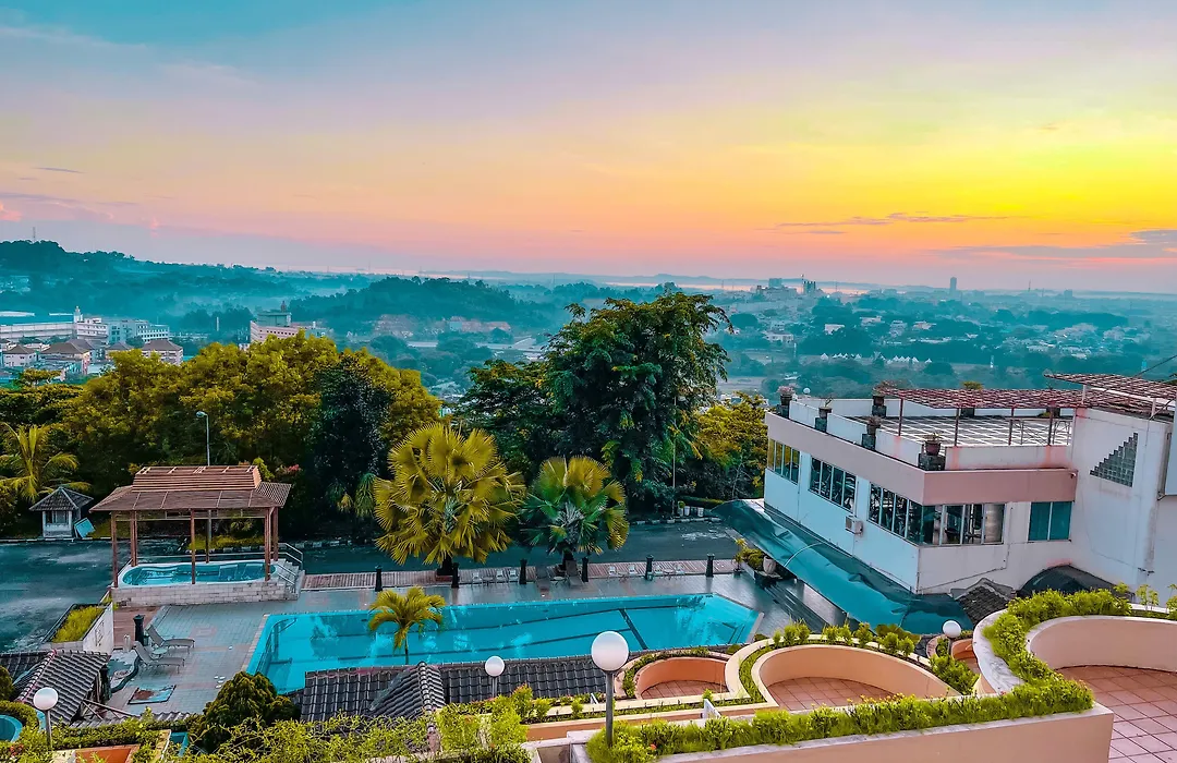 Crown Vista Hotel-1