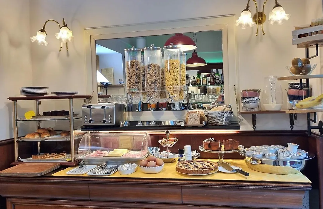 Hotel Charly-1