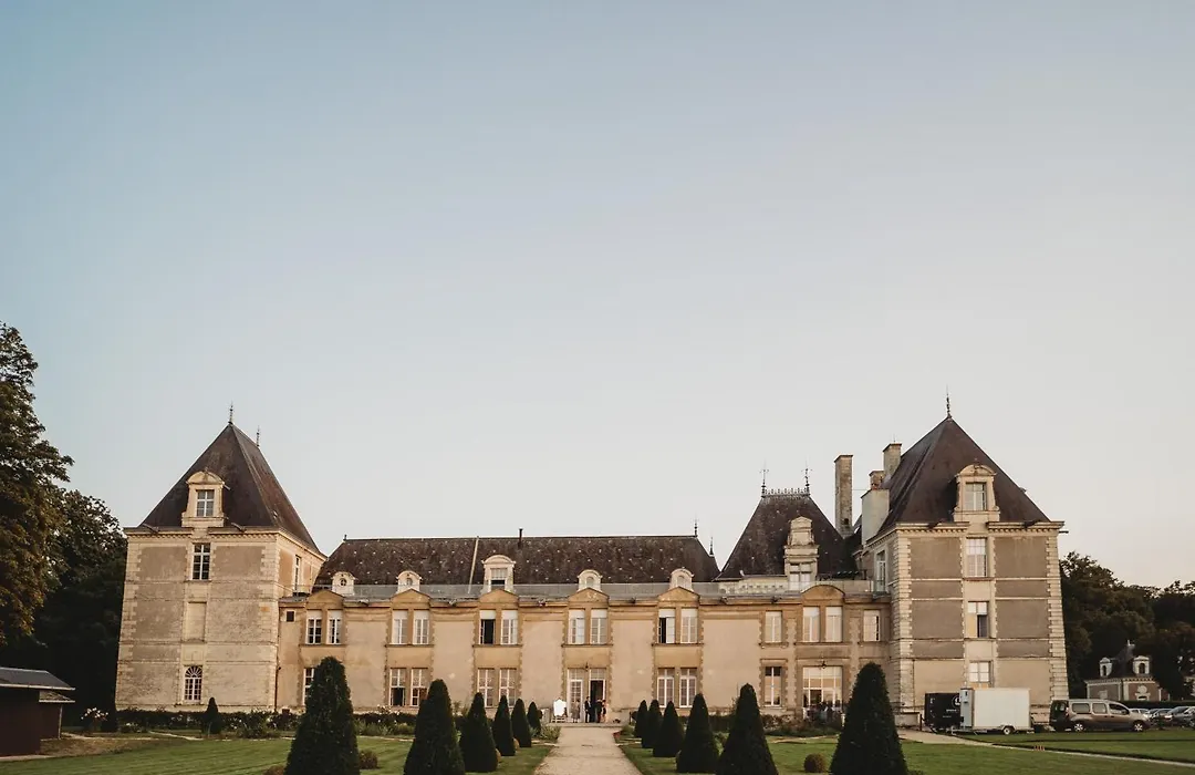 Chateau De Jalesnes-1