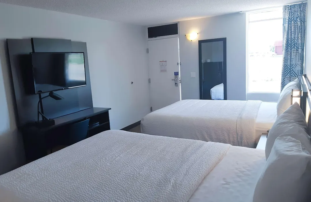 Motel 6 Brooks Ab-1