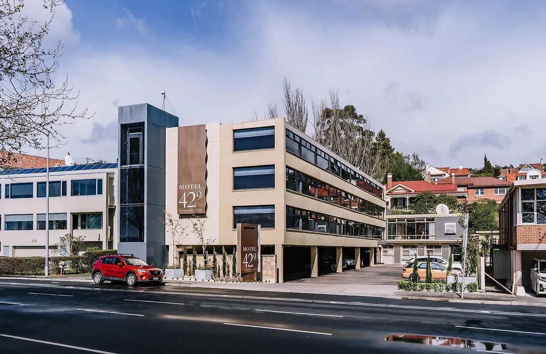 429 Apartments & Suites-1