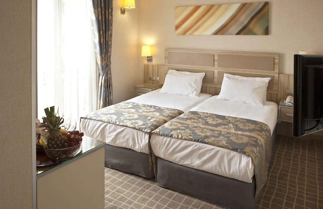 Nanda Hotel-1