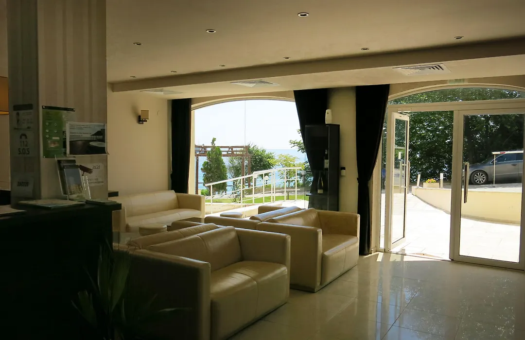 Family Hotel Albizia Beach-1