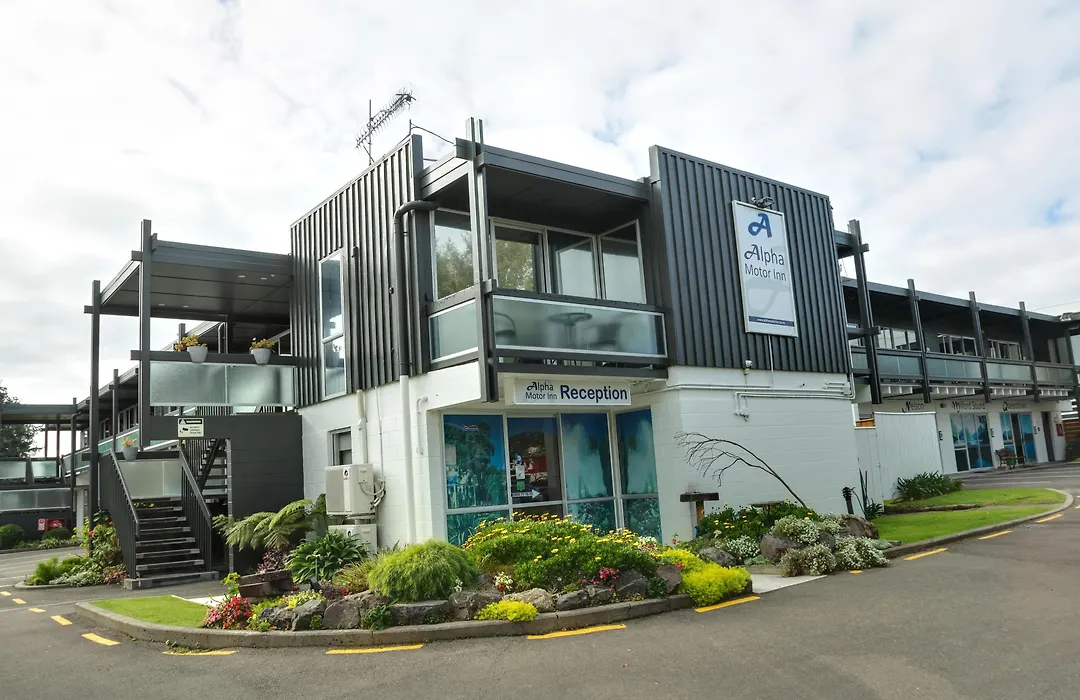 Alpha Motor Inn-1