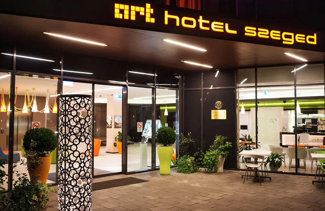 Art Hotel Szeged-1