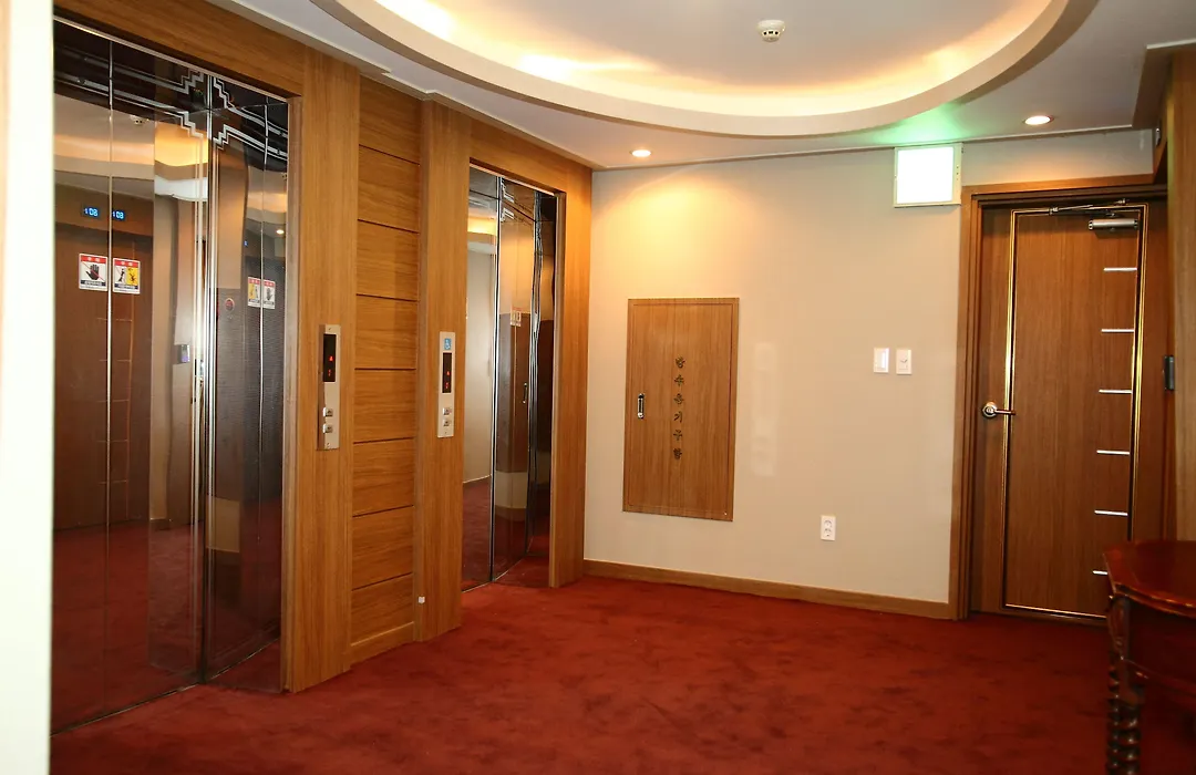 Lex Tourist Hotel-1