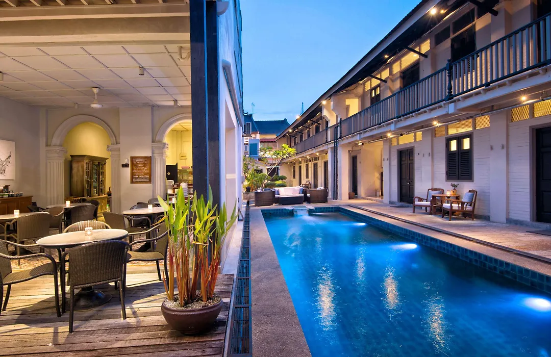 Noordin Mews-1