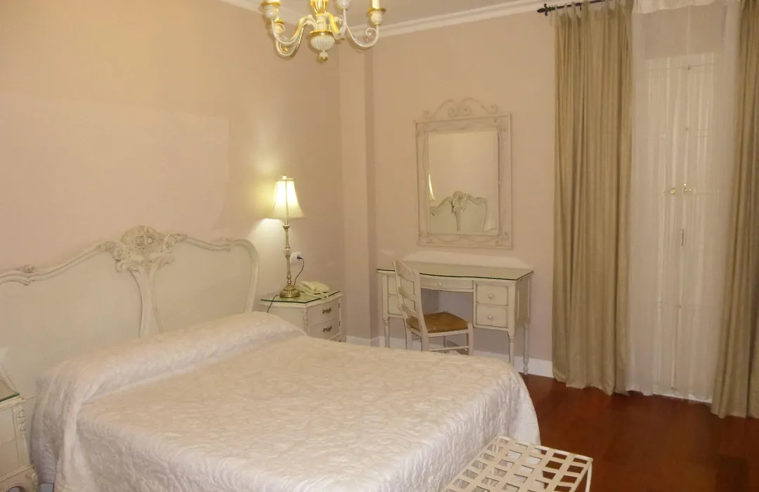 Le Petit Paris-1