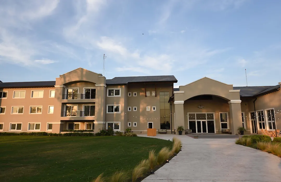 Howard Johnson Resort & Convention Center Ezeiza-1