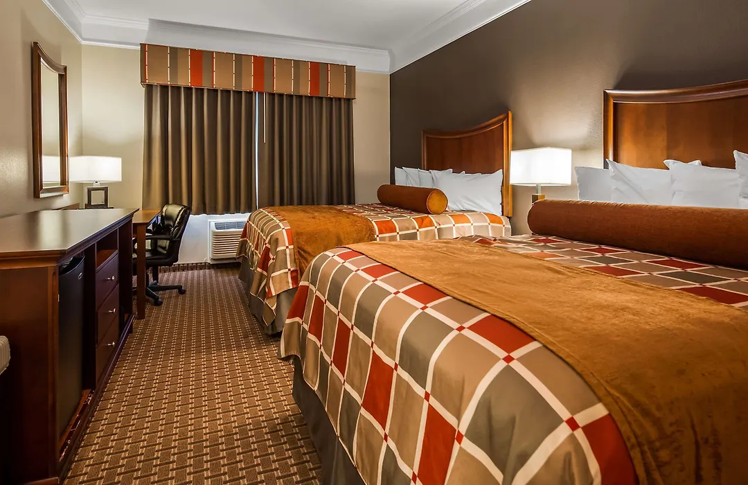 Best Western Plus Easton Inn & Suites-1