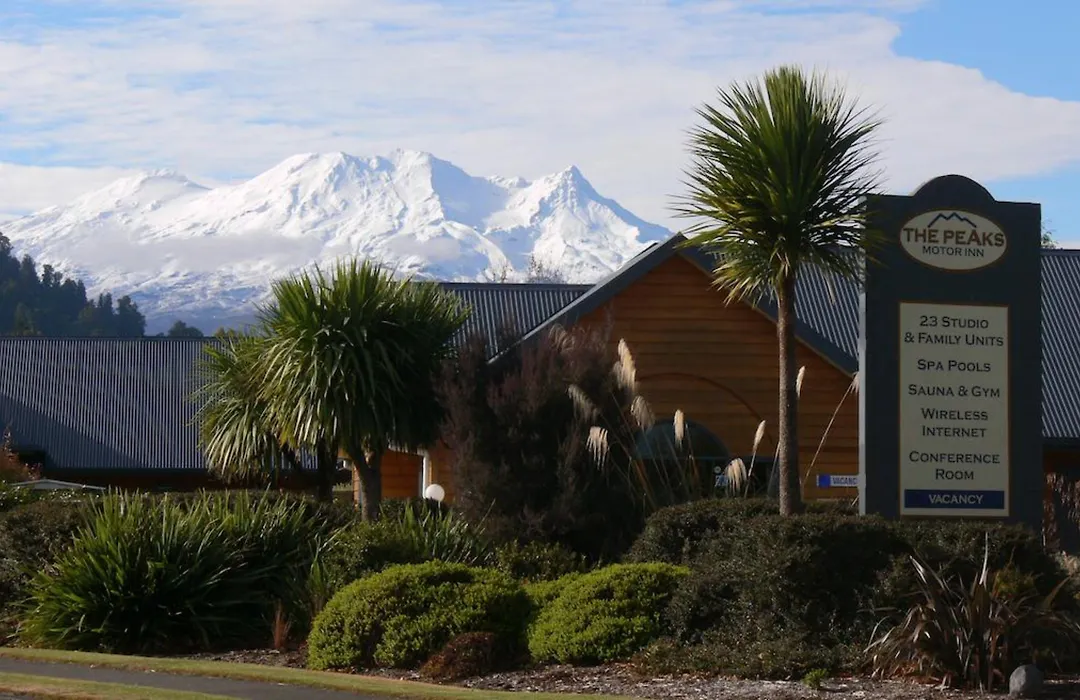 The Peaks Motor Inn-1