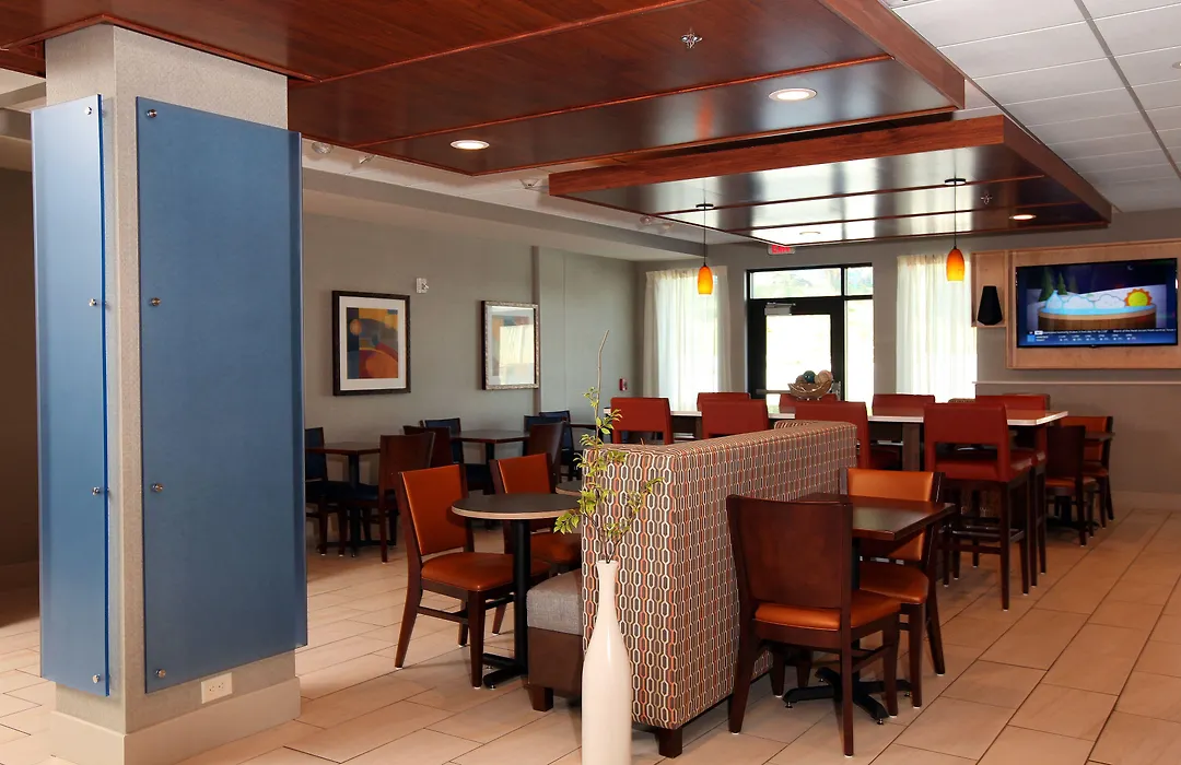 Holiday Inn Express & Suites Omaha South Ralston Arena By Ihg-1