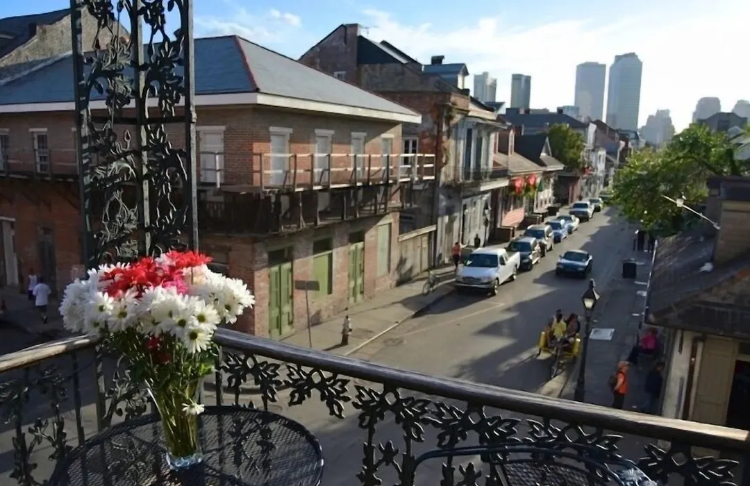 Lafitte Hotel & Bar-1