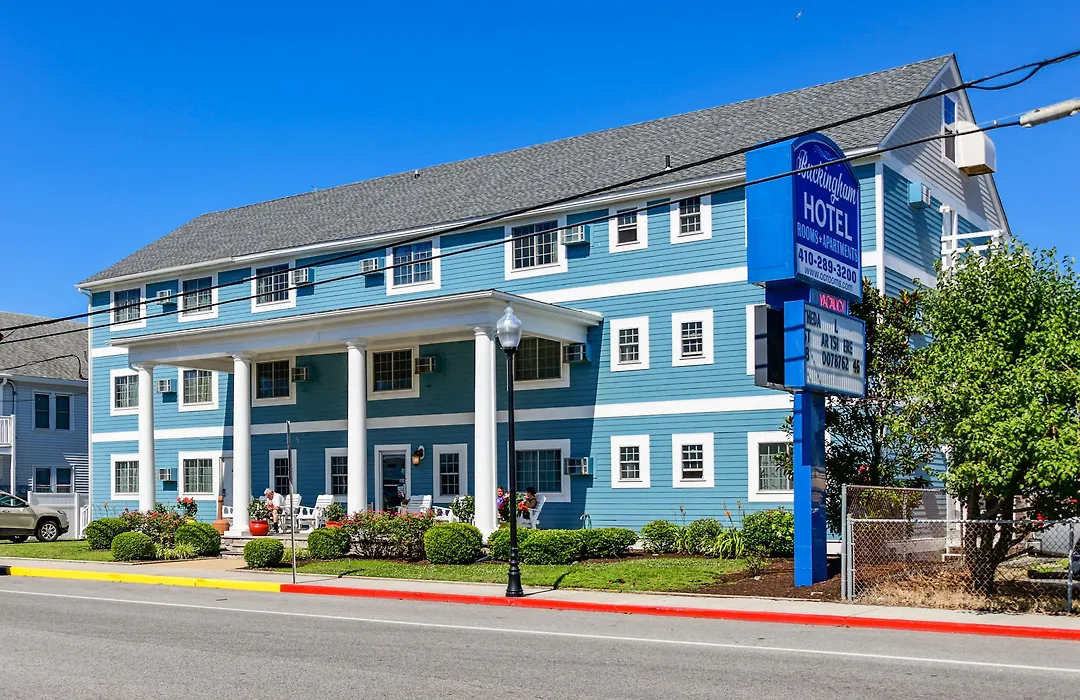 Commander Beach House Hotel-1