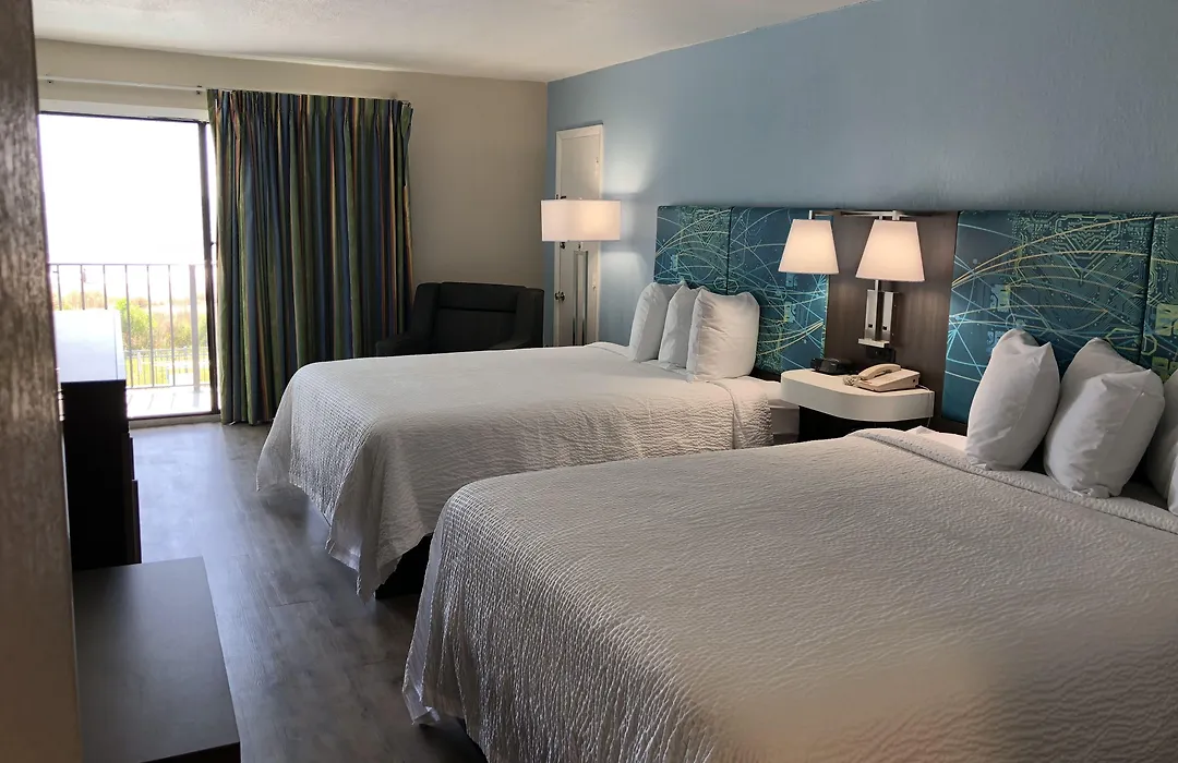 Tropical Seas Hotel-1