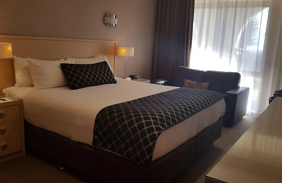 Largs Pier Hotel-1