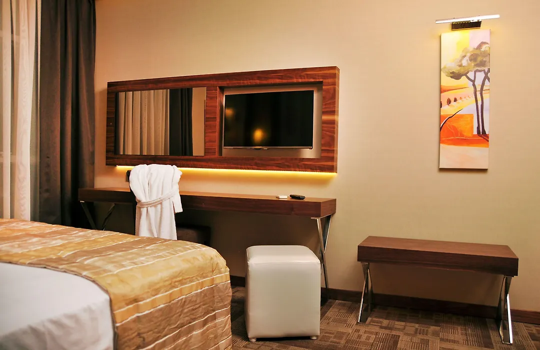 Avin Hotel-1