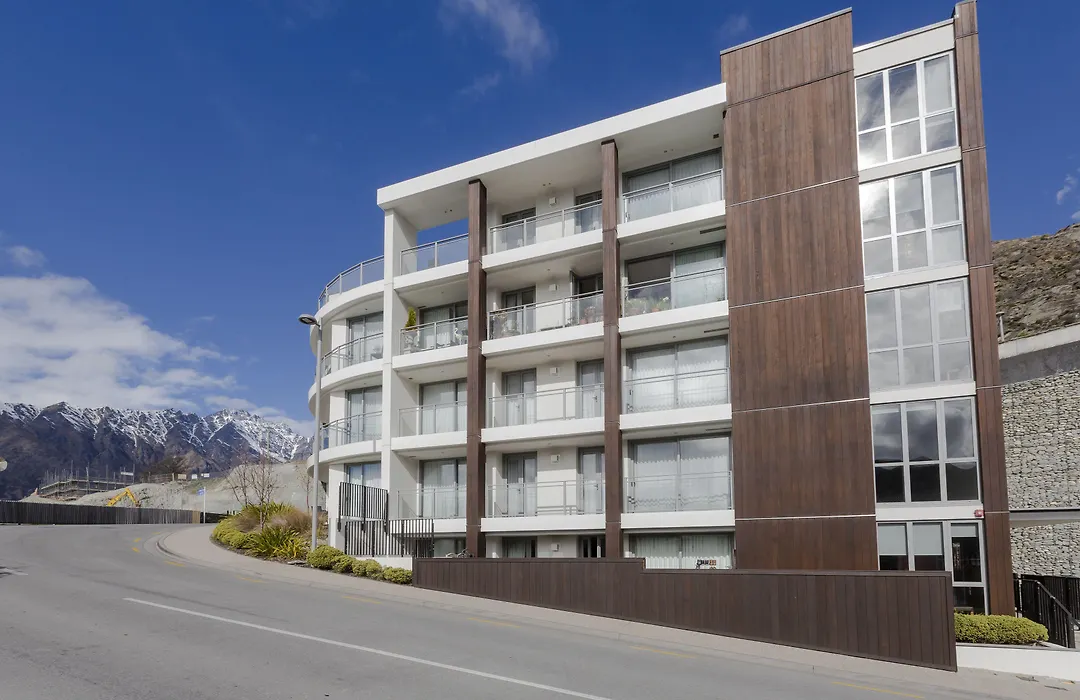 Queenstown Village Apartments-1