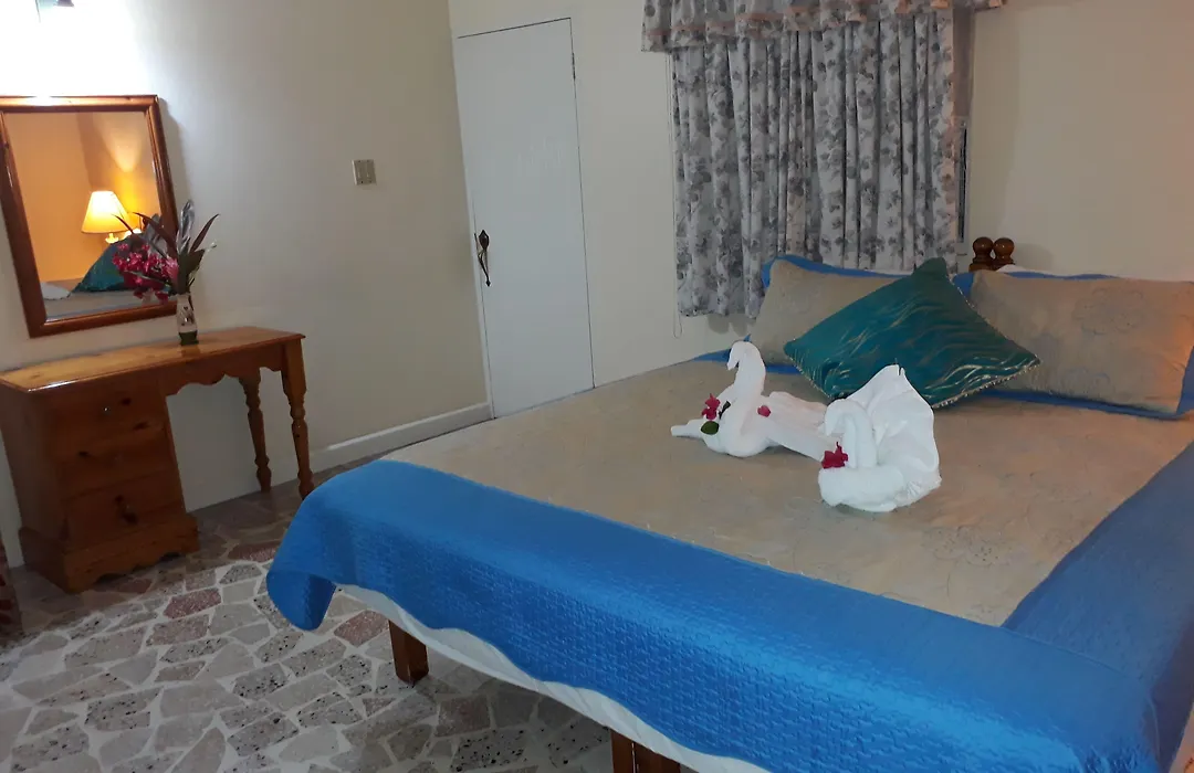 Paradise Inn-1