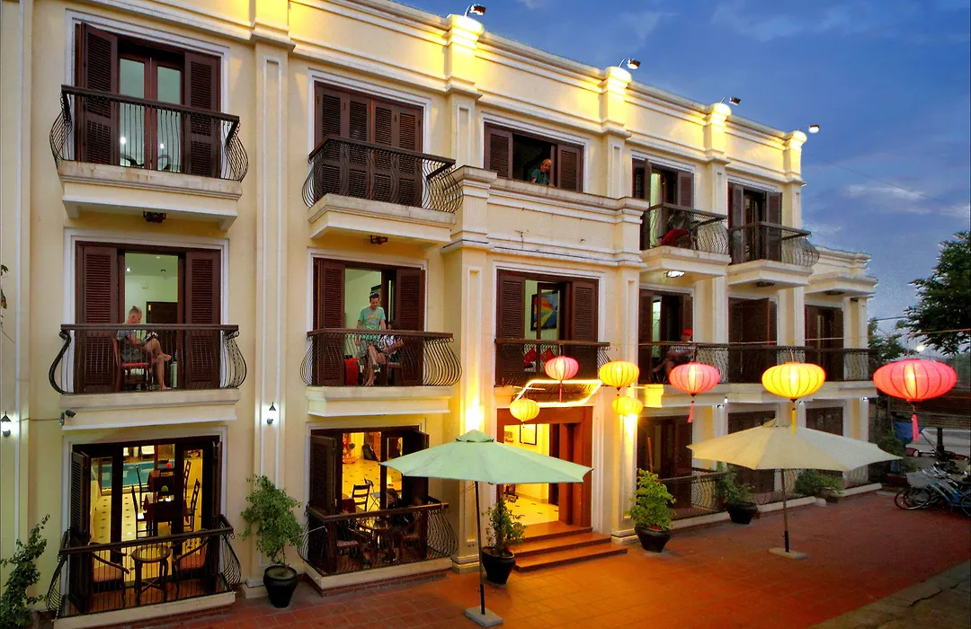 Golden River Hotel-1