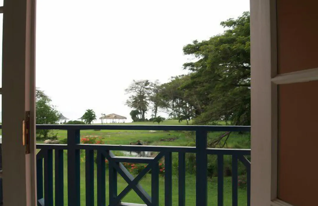 Canoe Bay Beach Resort-1