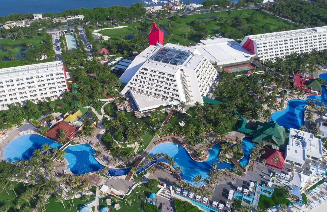 The Pyramid Cancun By Oasis-1