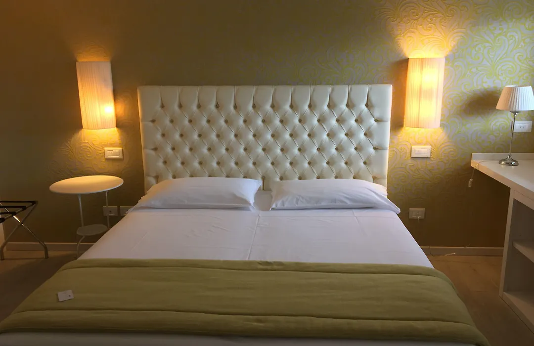 Nuova Opera Rooms & Apartments-1