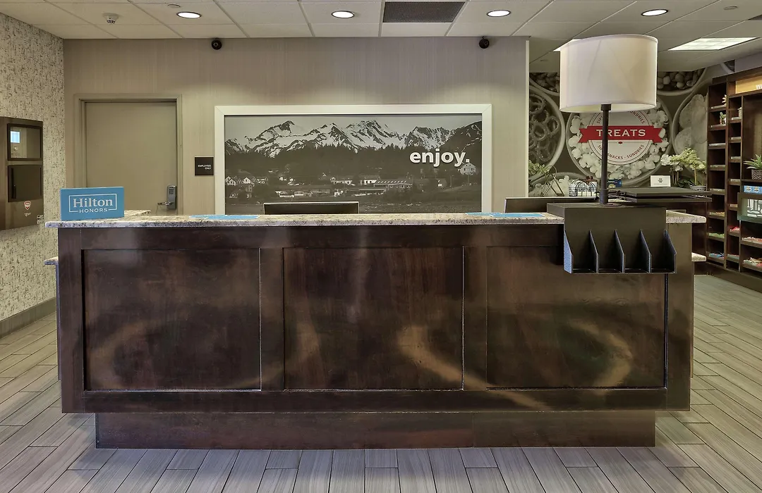 Hampton Inn & Suites Albuquerque Airport-1