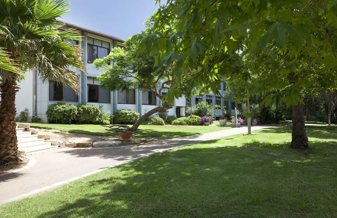 Eden Inn-1