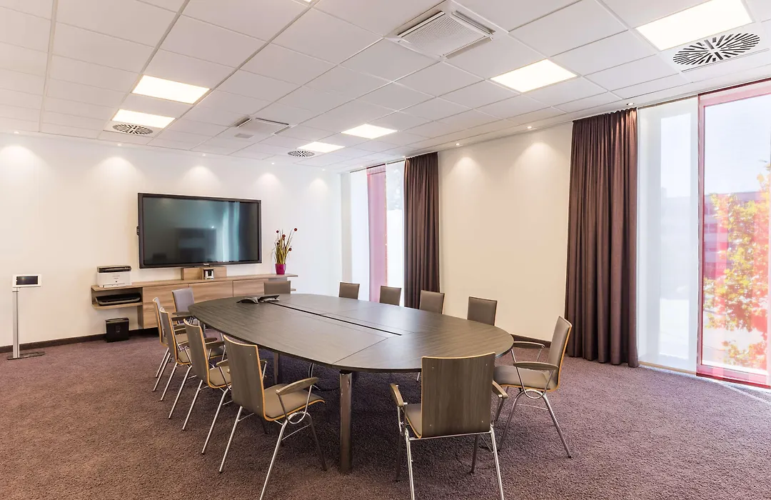 Park Inn By Radisson Neumarkt-1
