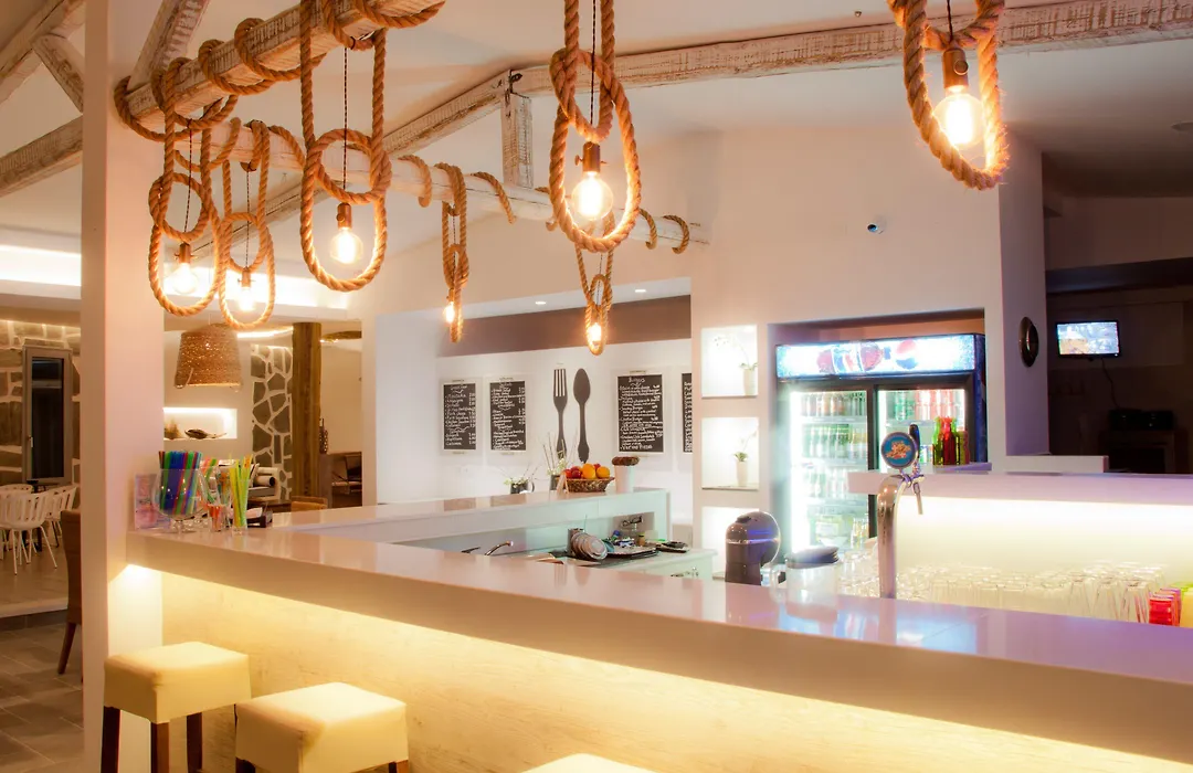 Malibu Studios & Bungalows-1
